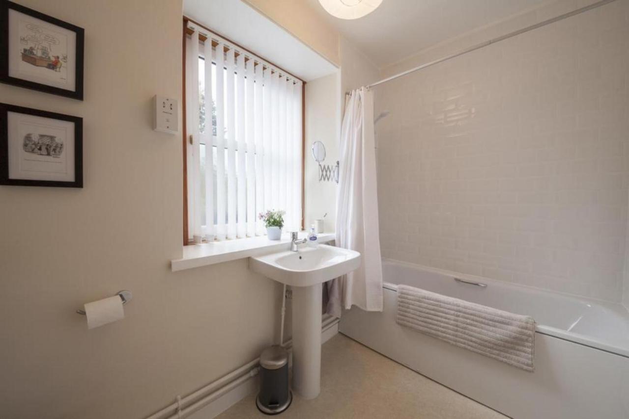 Immaculate 3 Bedroom House In Blair Atholl Bagian luar foto
